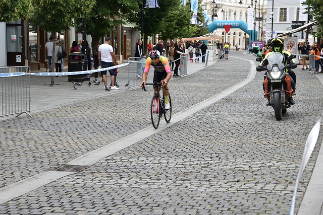 掘金队在与爵士队的比赛前更新了穆雷的伤情.